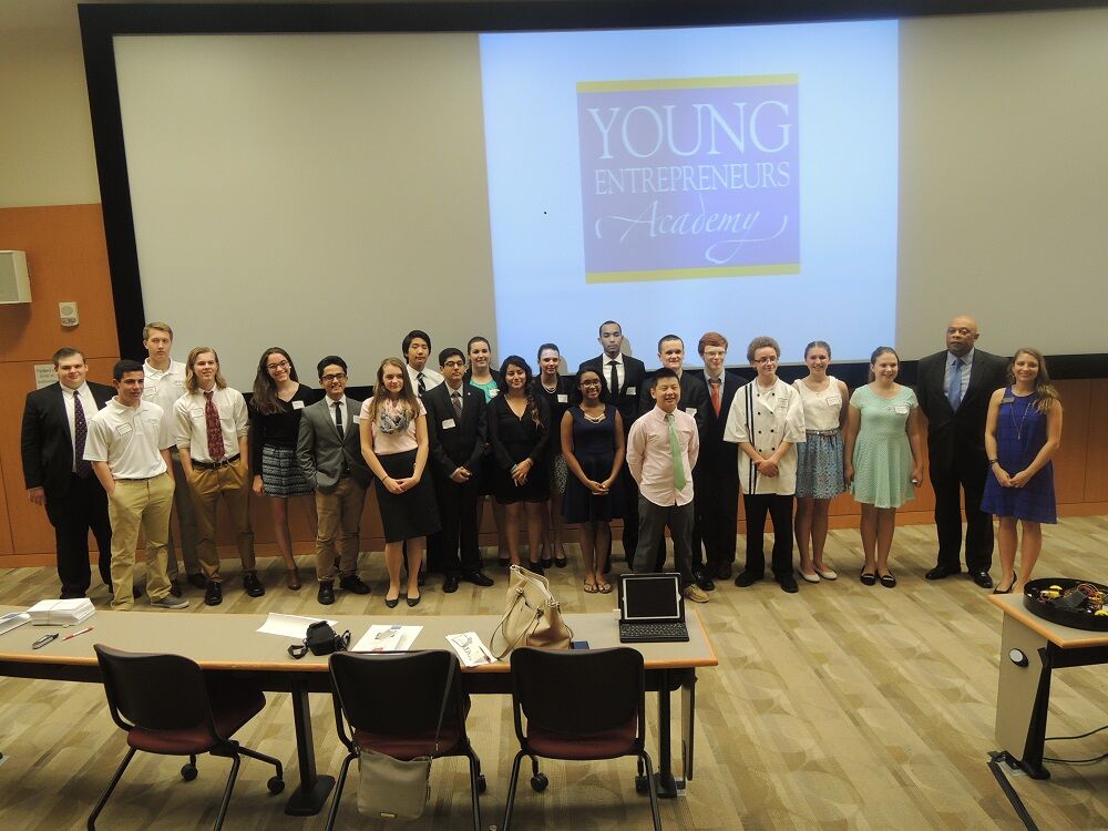 yea-2016-class-at-investor-panel-edited-1